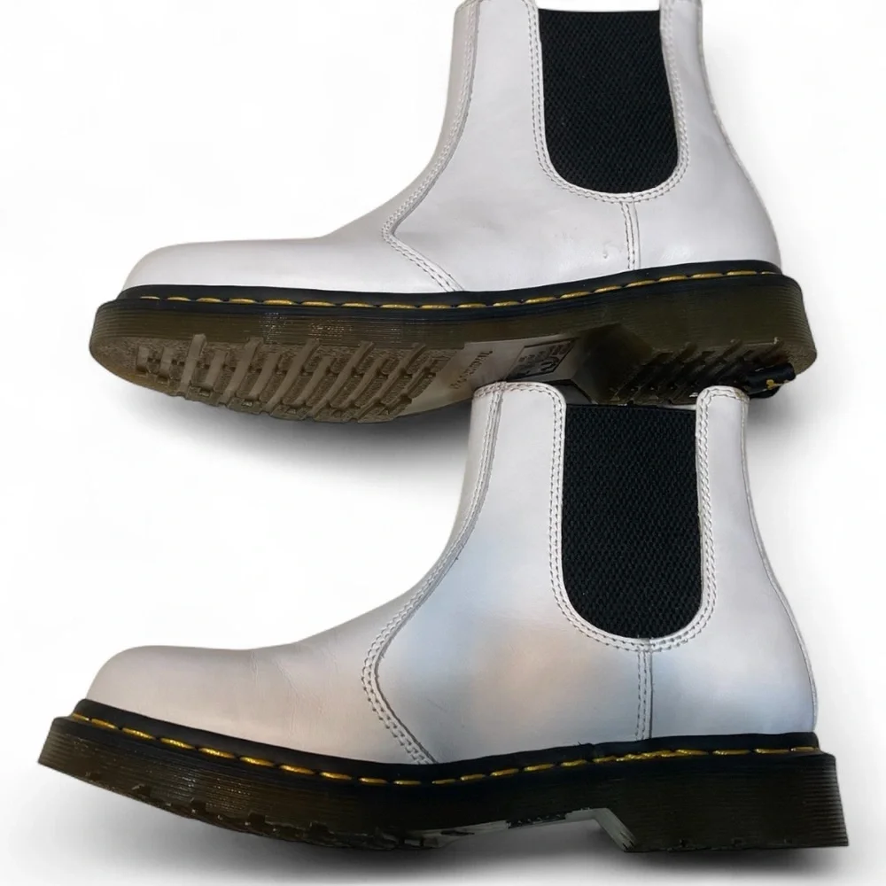 Doc Martins Chelsea Boot in White Smooth Leather Size 9